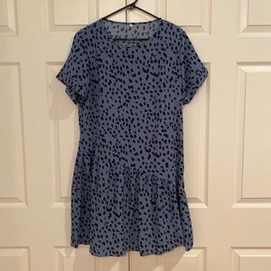 Woven Short Sleeve Diagonal Hem Dress